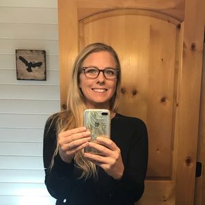 Meet your Posher, Dena